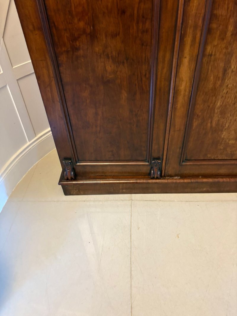 Antique Victorian Quality Figured Mahogany Three Door Wardrobe - Image 16